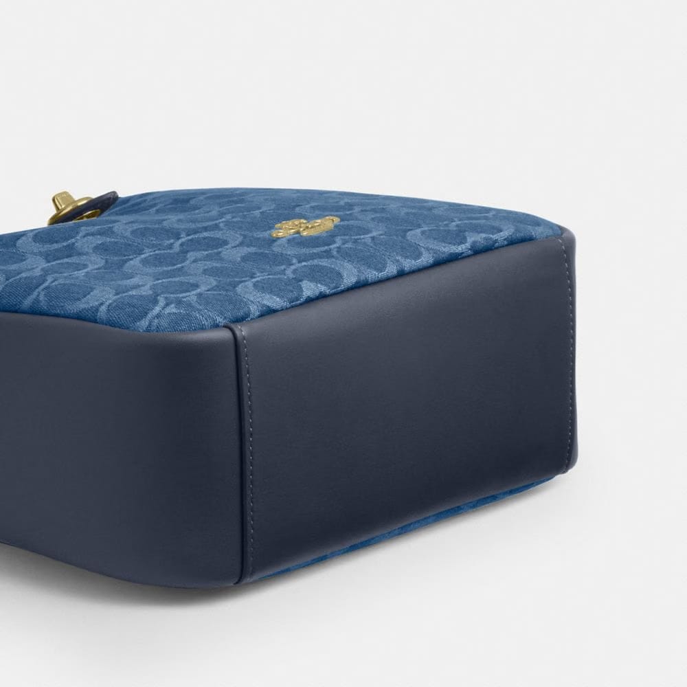 Hadley Convertible Crossbody Bag In Signature Denim