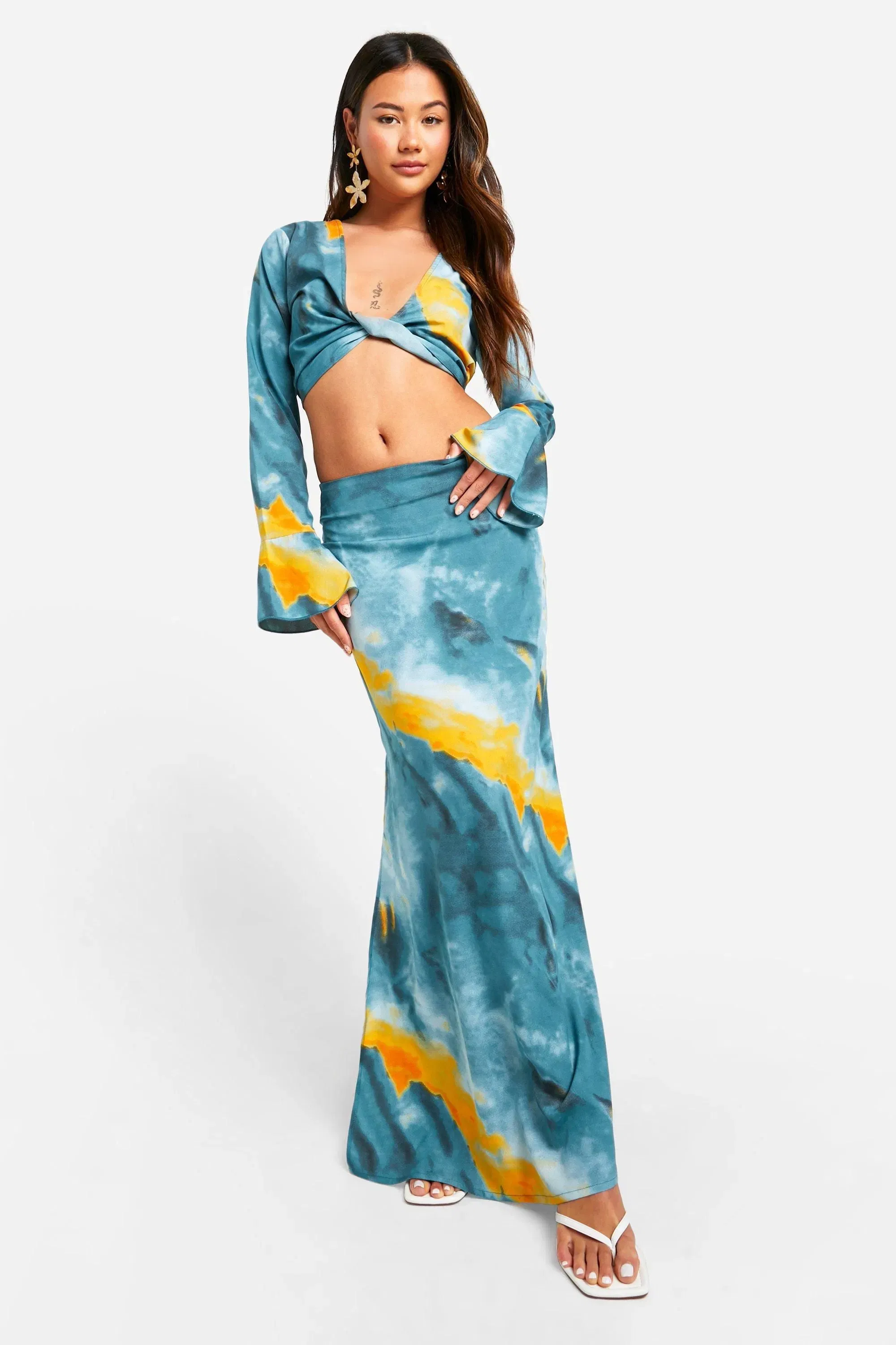 Tonal Tie Dye Twist Front Crop