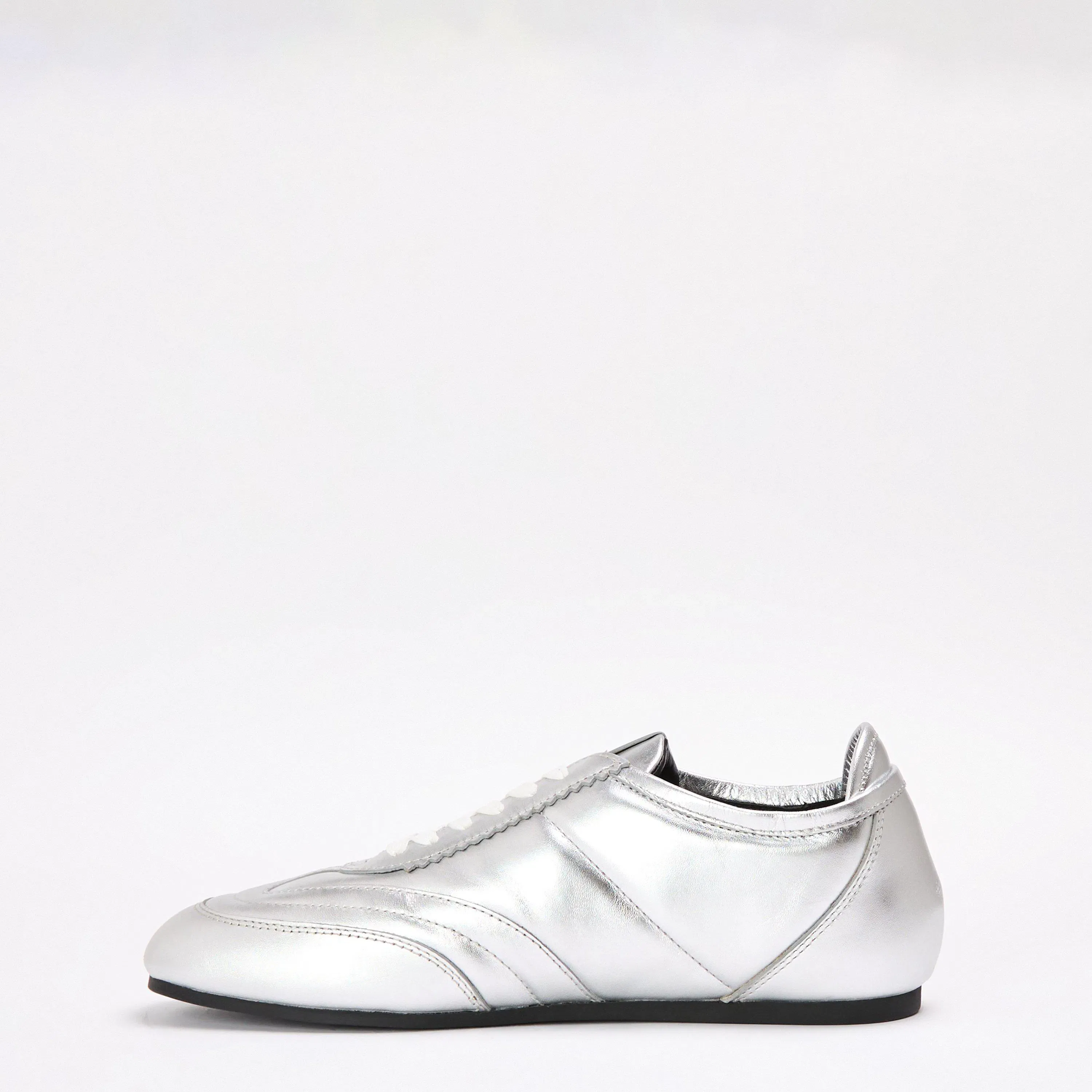 Low-Top Trainers
