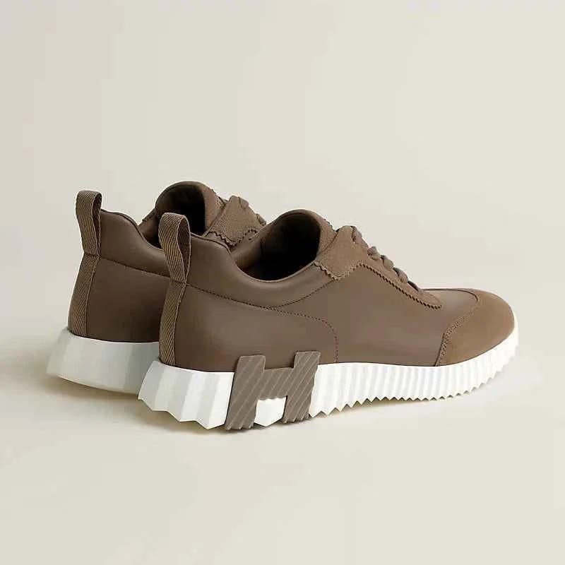 Bouncing sneaker