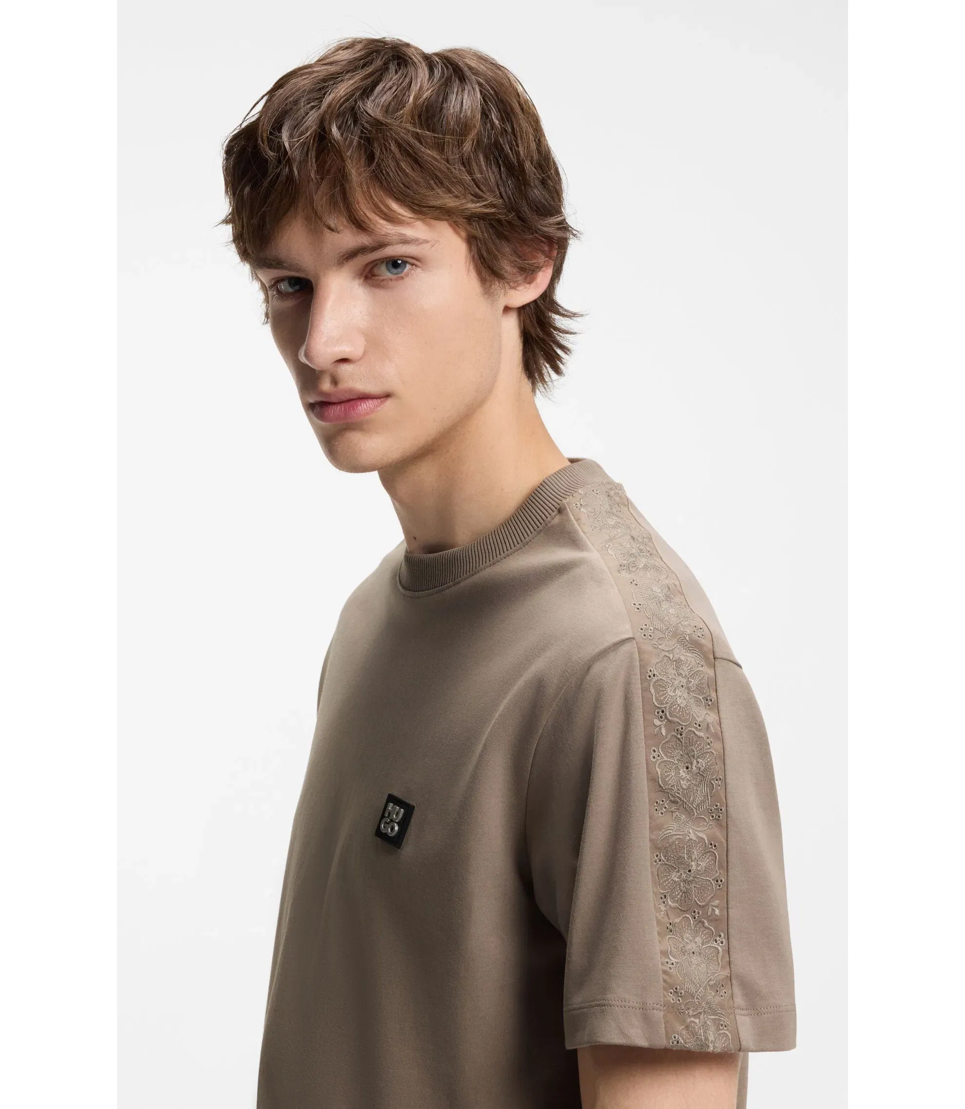 Hugo Relaxed Fit T-Shirt In Interlock Cotton With Embroidered Shoulders Light Brown