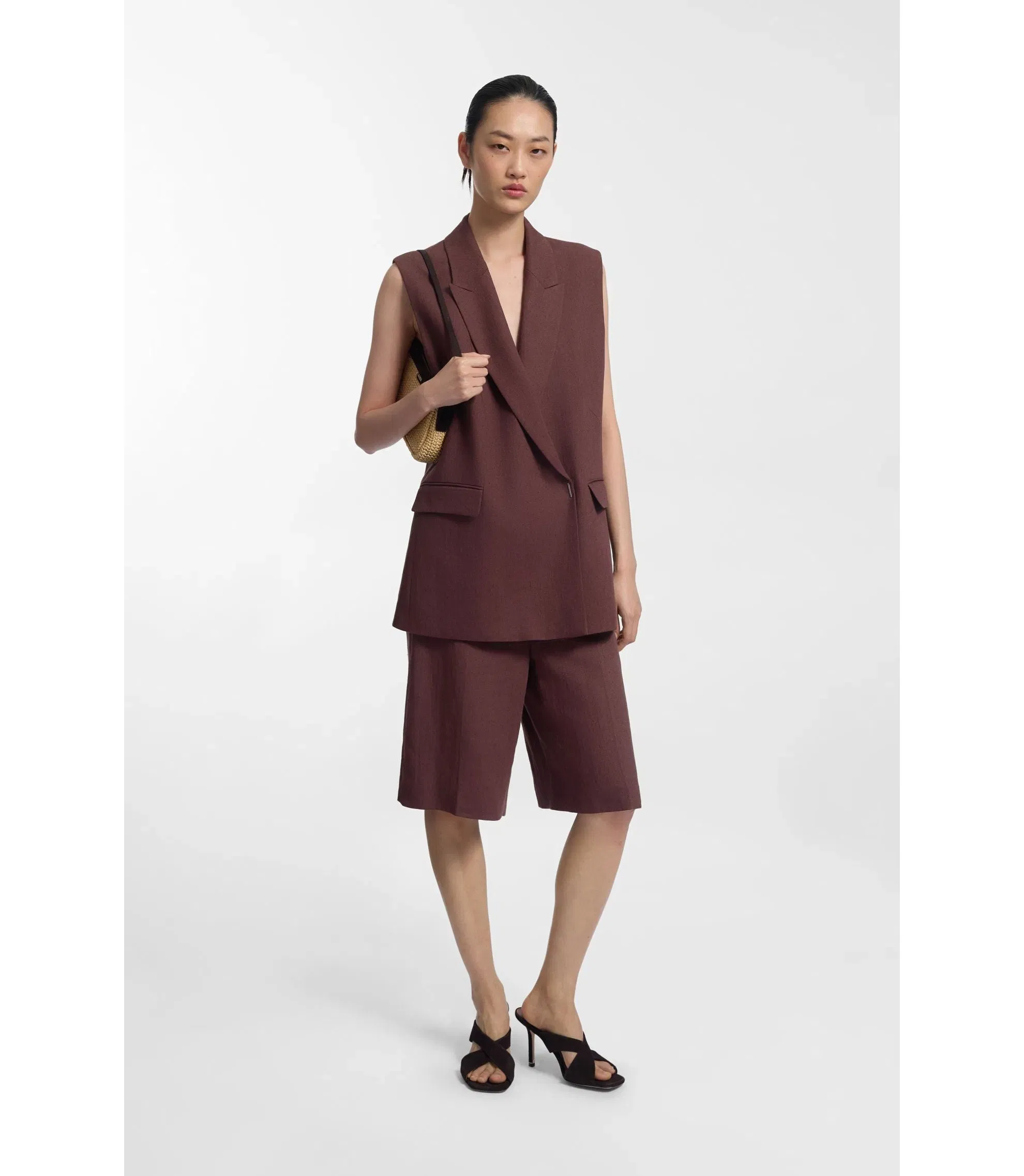 Boss Relaxed Fit Shorts In A Linen Blend Dark Brown Women's