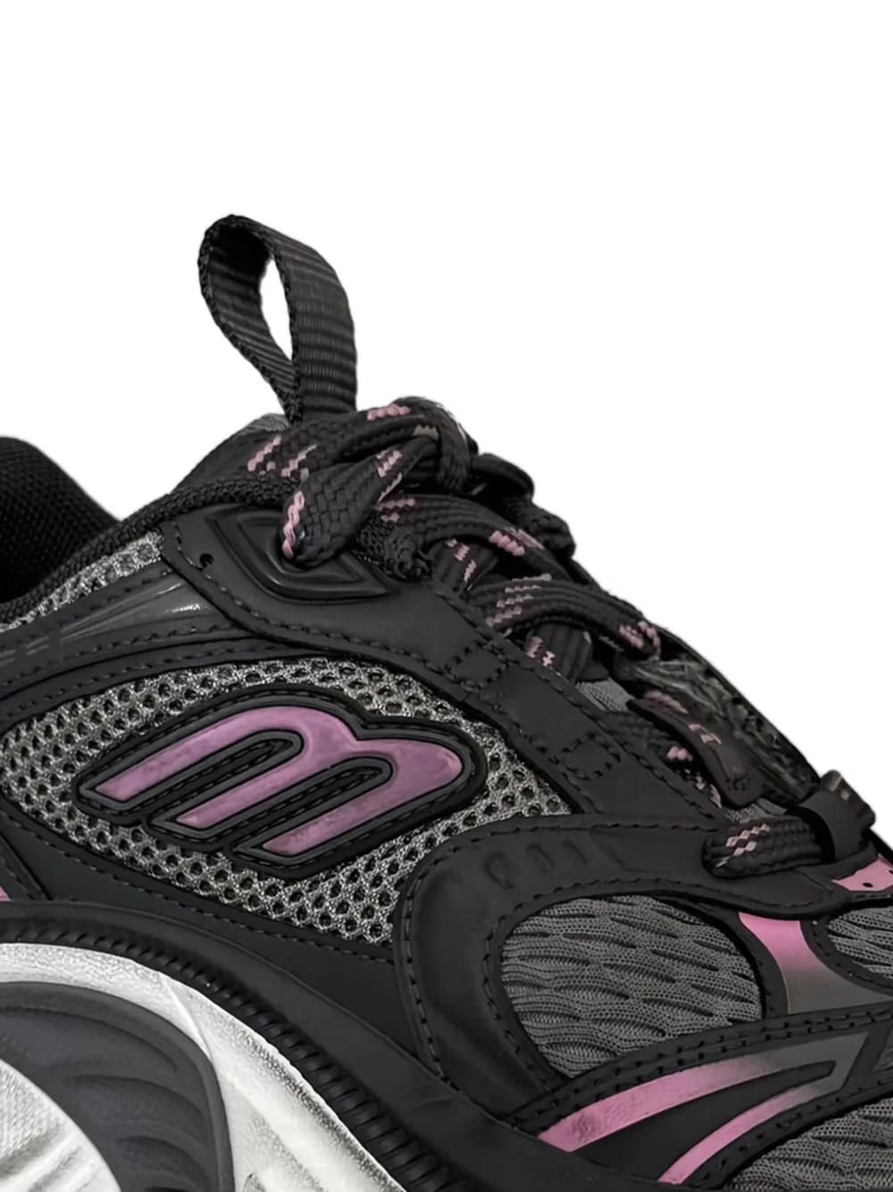 6XL sneakers
