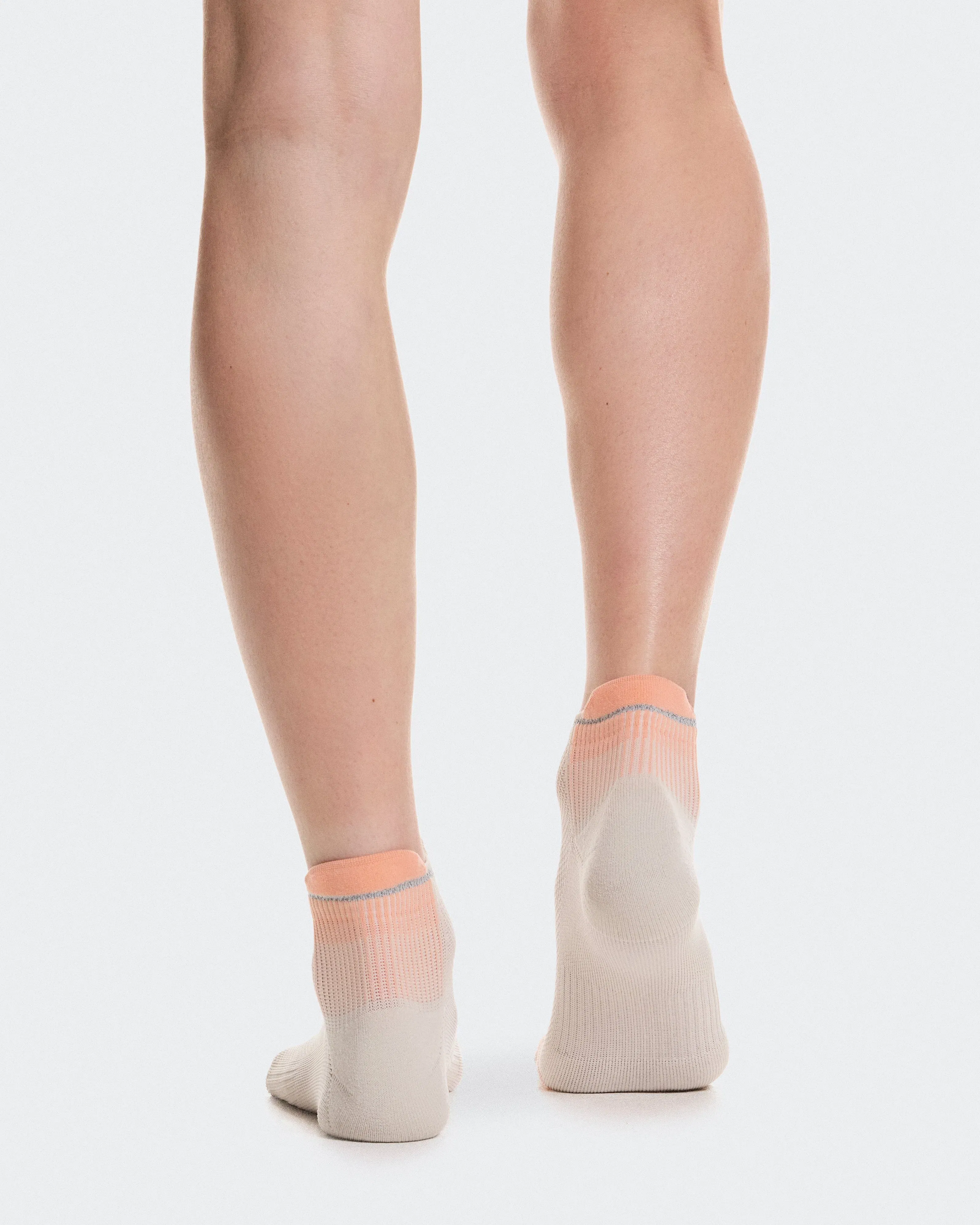 On Performance Run Sock Low Pearl | Sunstone