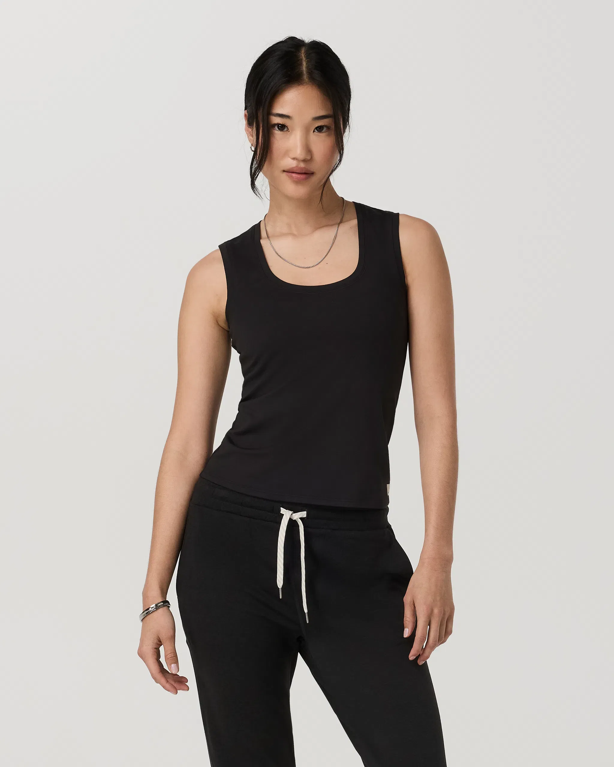 Vuori Halo Essential Scoop Tank Long