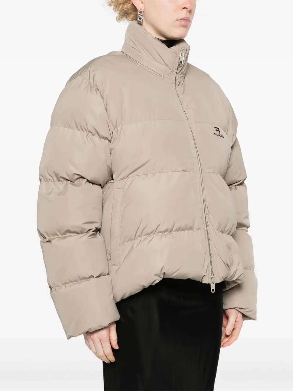 logo-embroidered puffer jacket