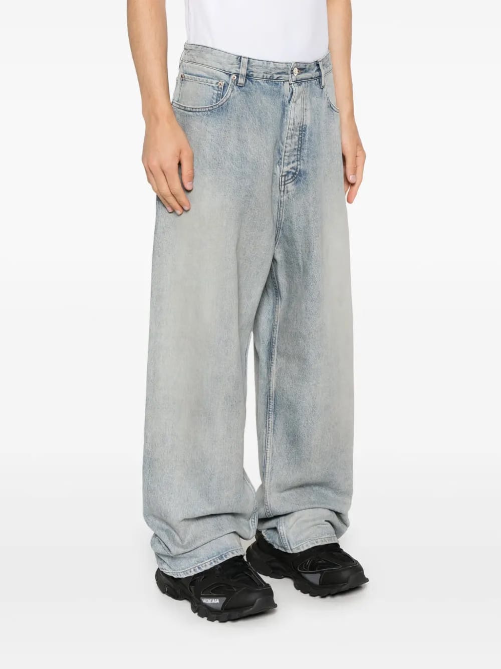 Baggy wide-leg jeans