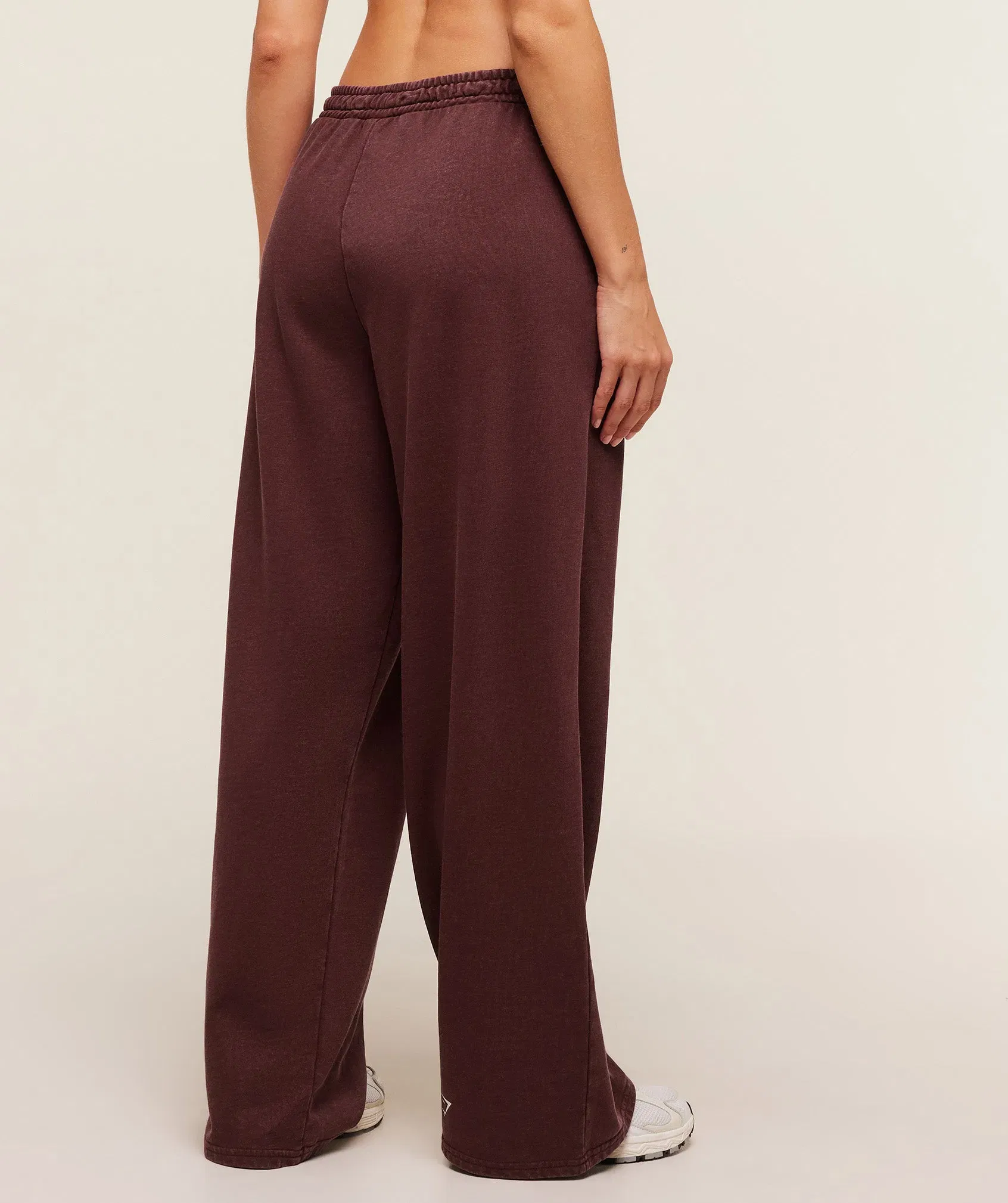 Women's Gymshark Lifting Club 2012 Graphic Wide Leg Joggers Rich Maroon