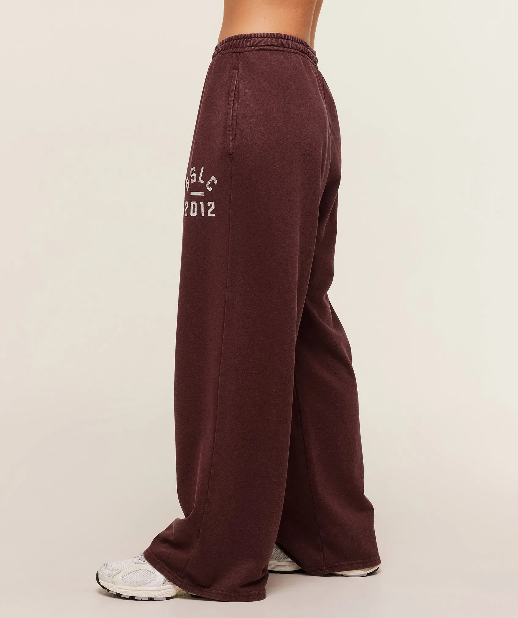 Women's Gymshark Lifting Club 2012 Graphic Wide Leg Joggers Rich Maroon