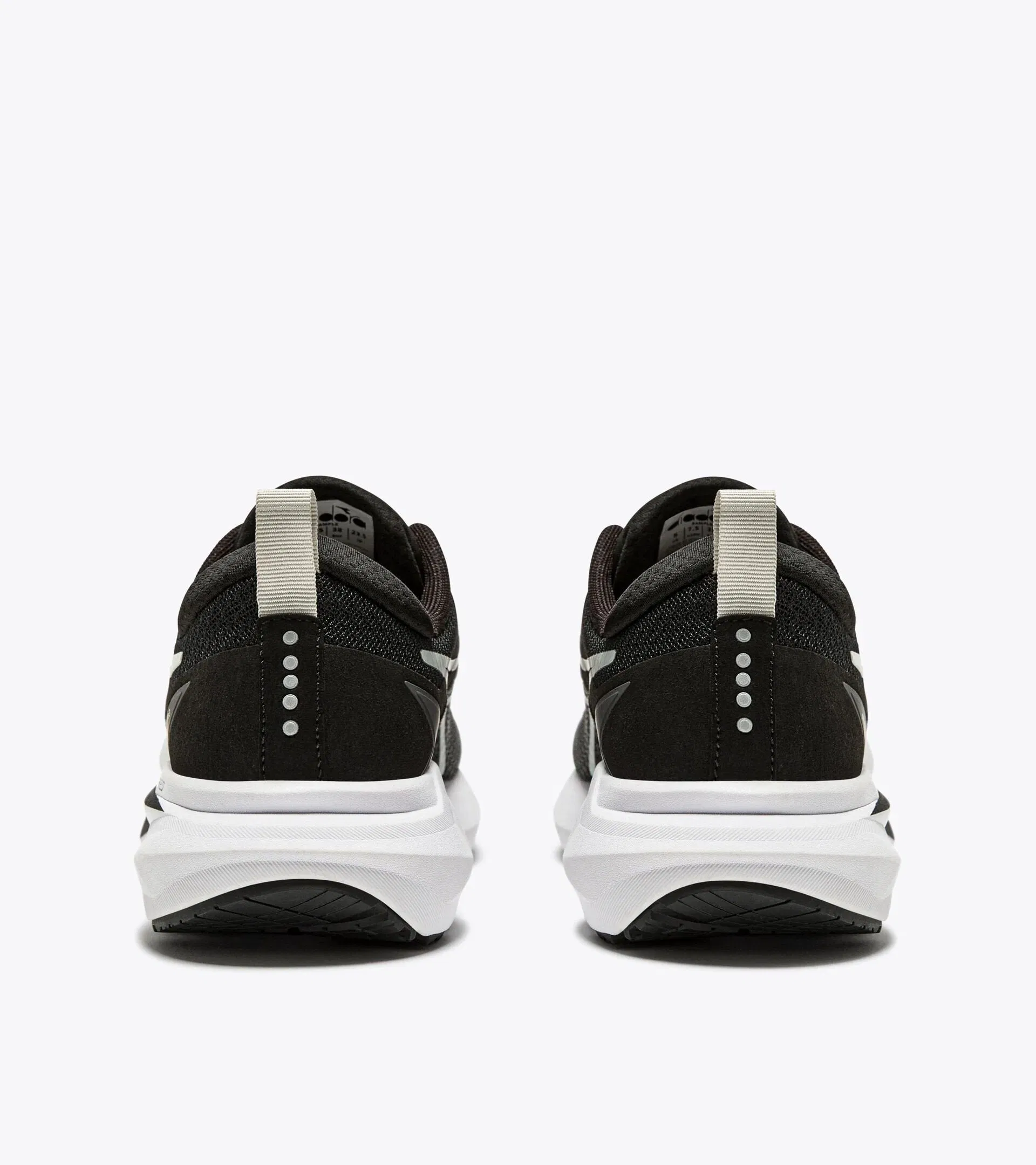 Diadora Mythos Blushield Vigore 3 Wide W Black/White (C7406)