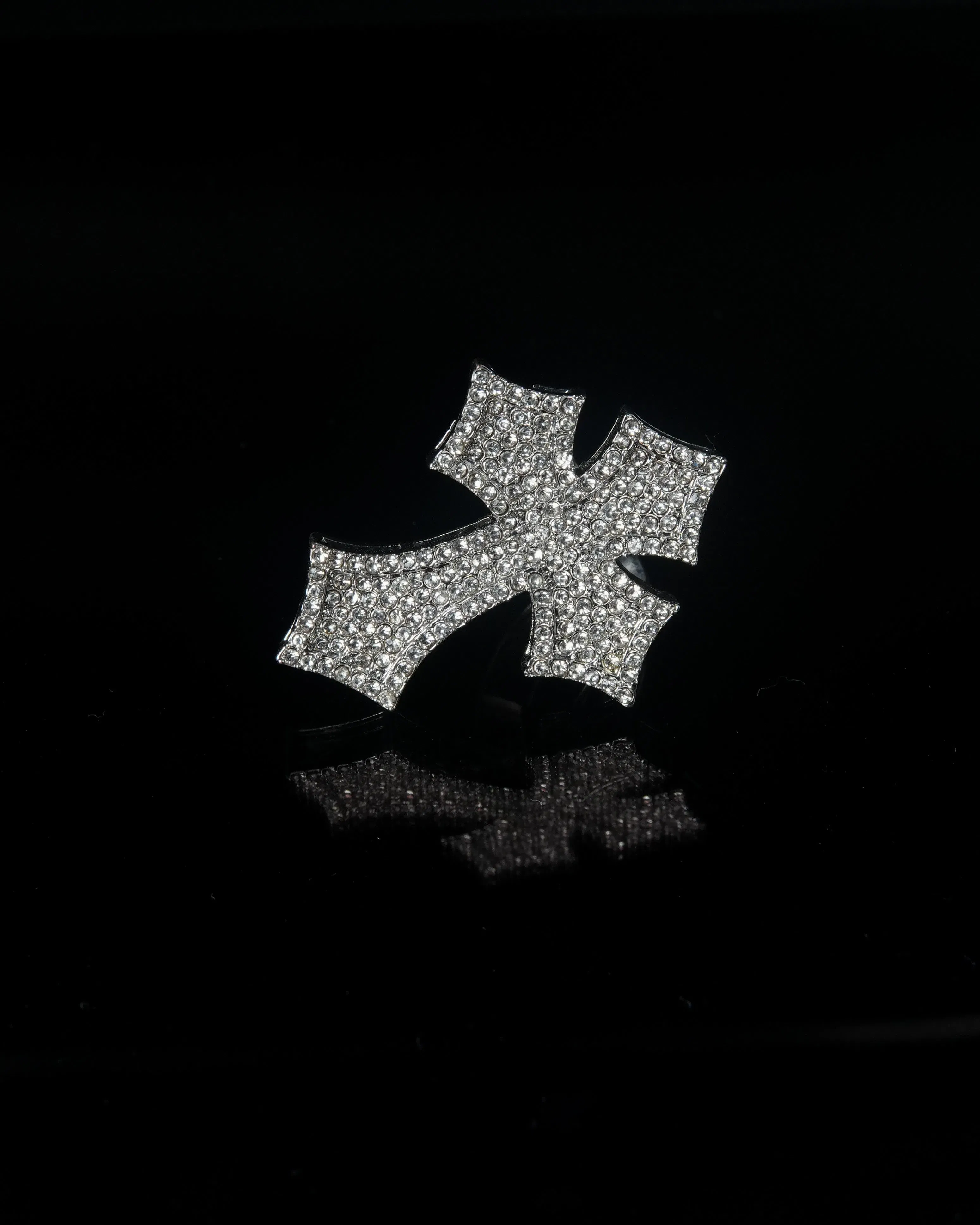 Manaca Cosmic Cross Ring