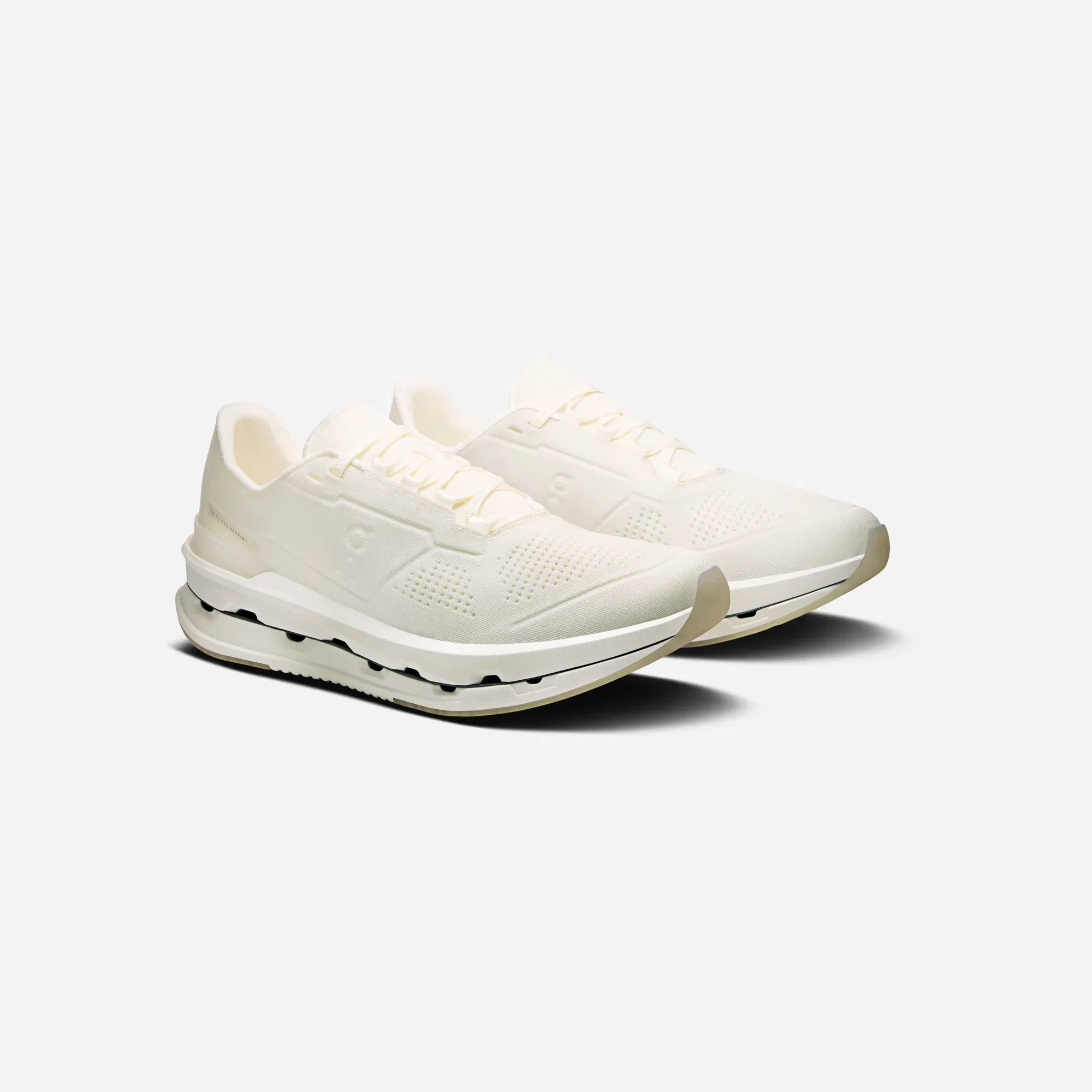 ON Running Cloudrise Cyclon 1.1 Undyed