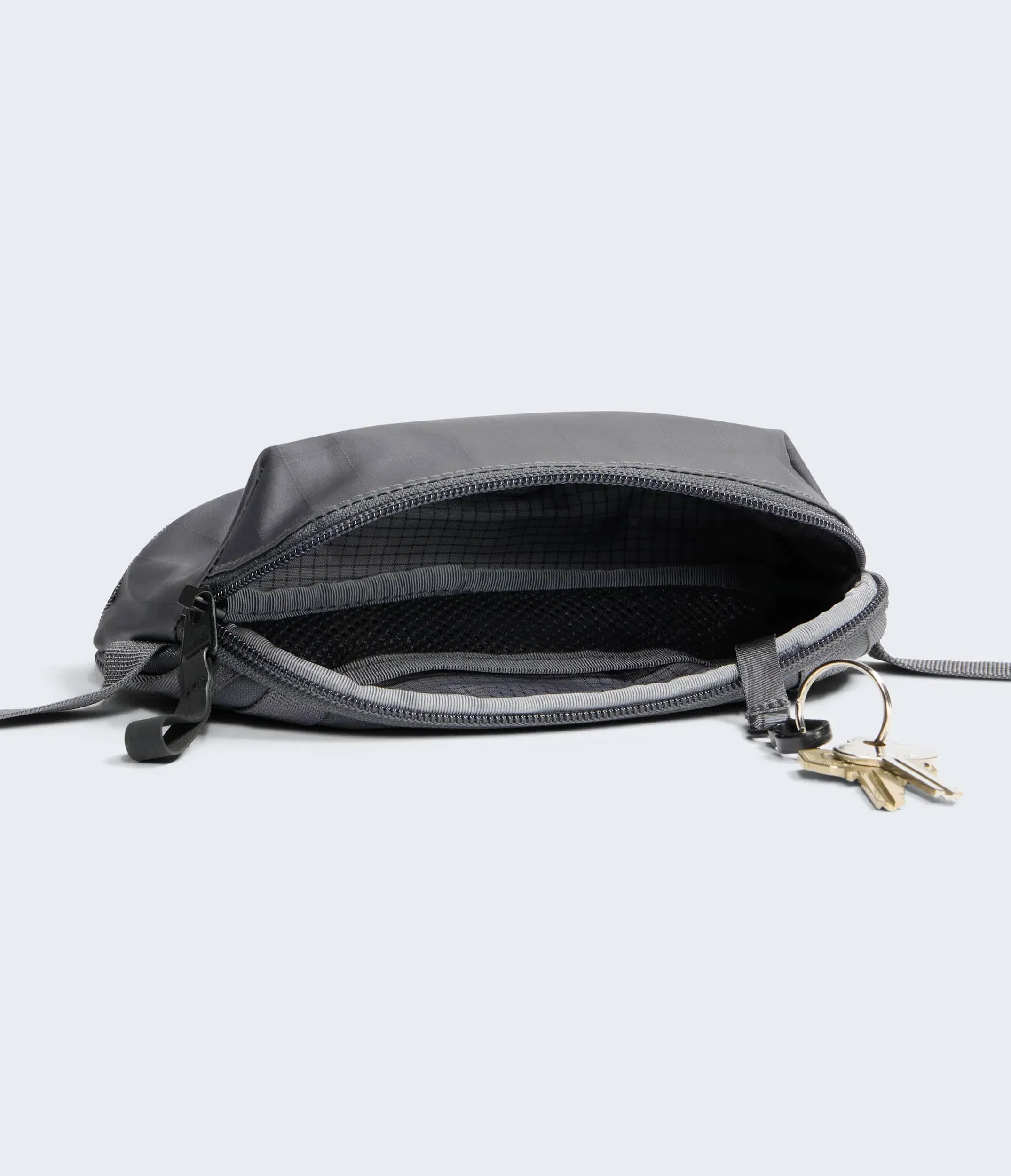 The North Face Base Camp™ Voyager Pro Travel Pouch Anthracite Grey