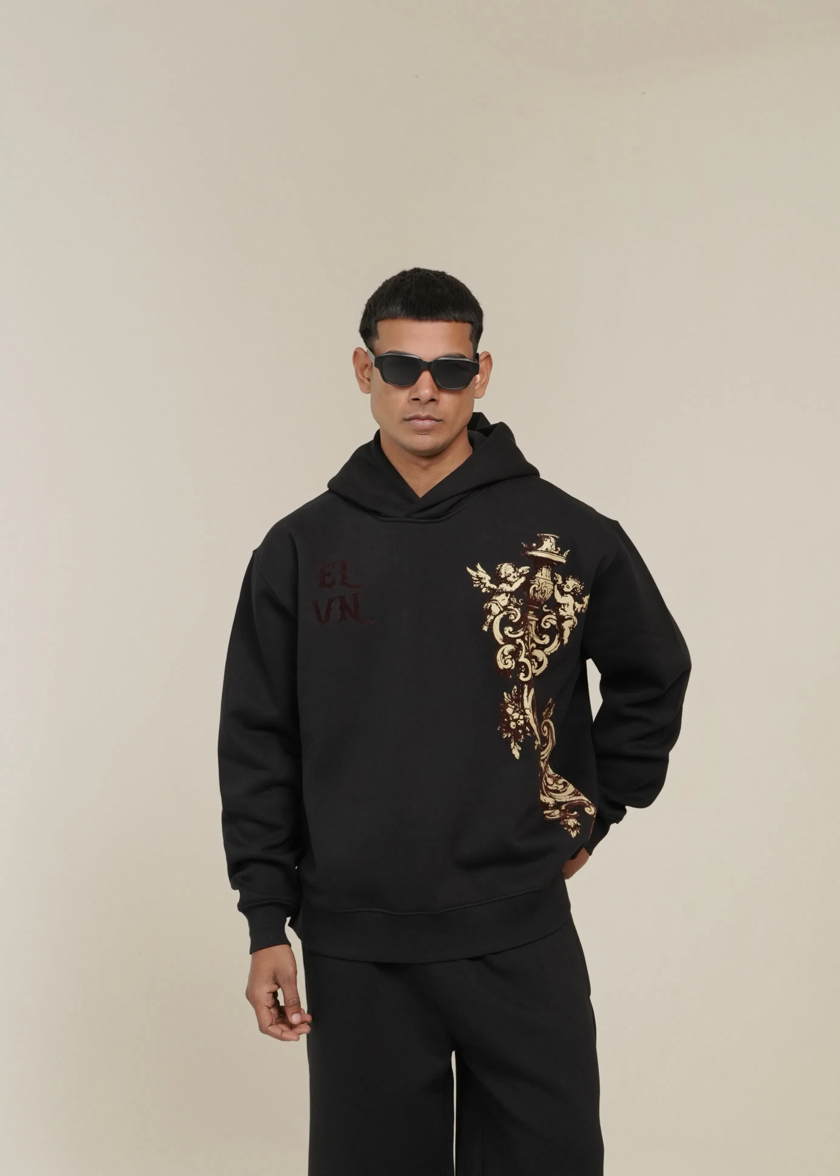‘CARVED ELEGANCE’ CROPPED HOODIE | BLACK