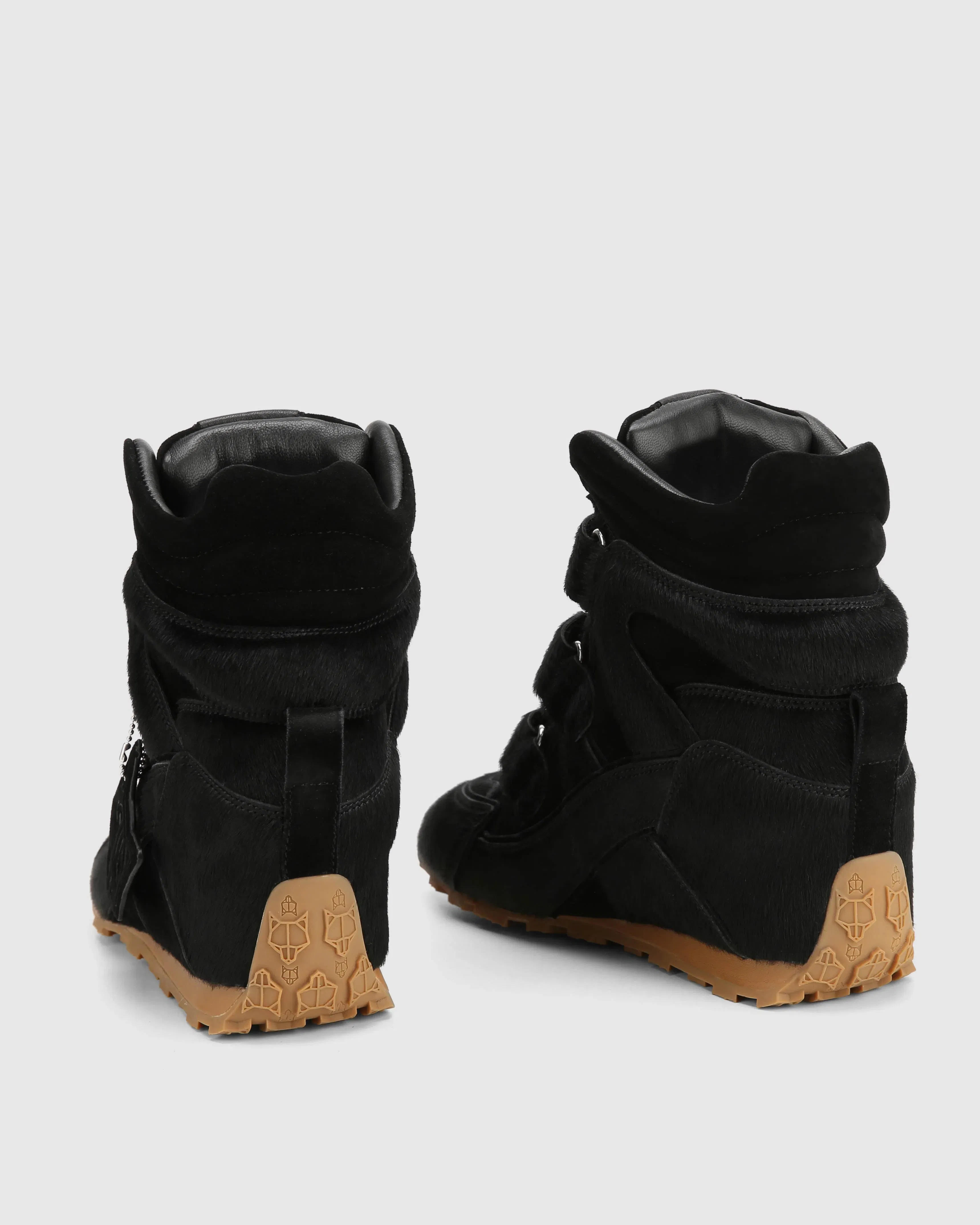 Element Black Pony
