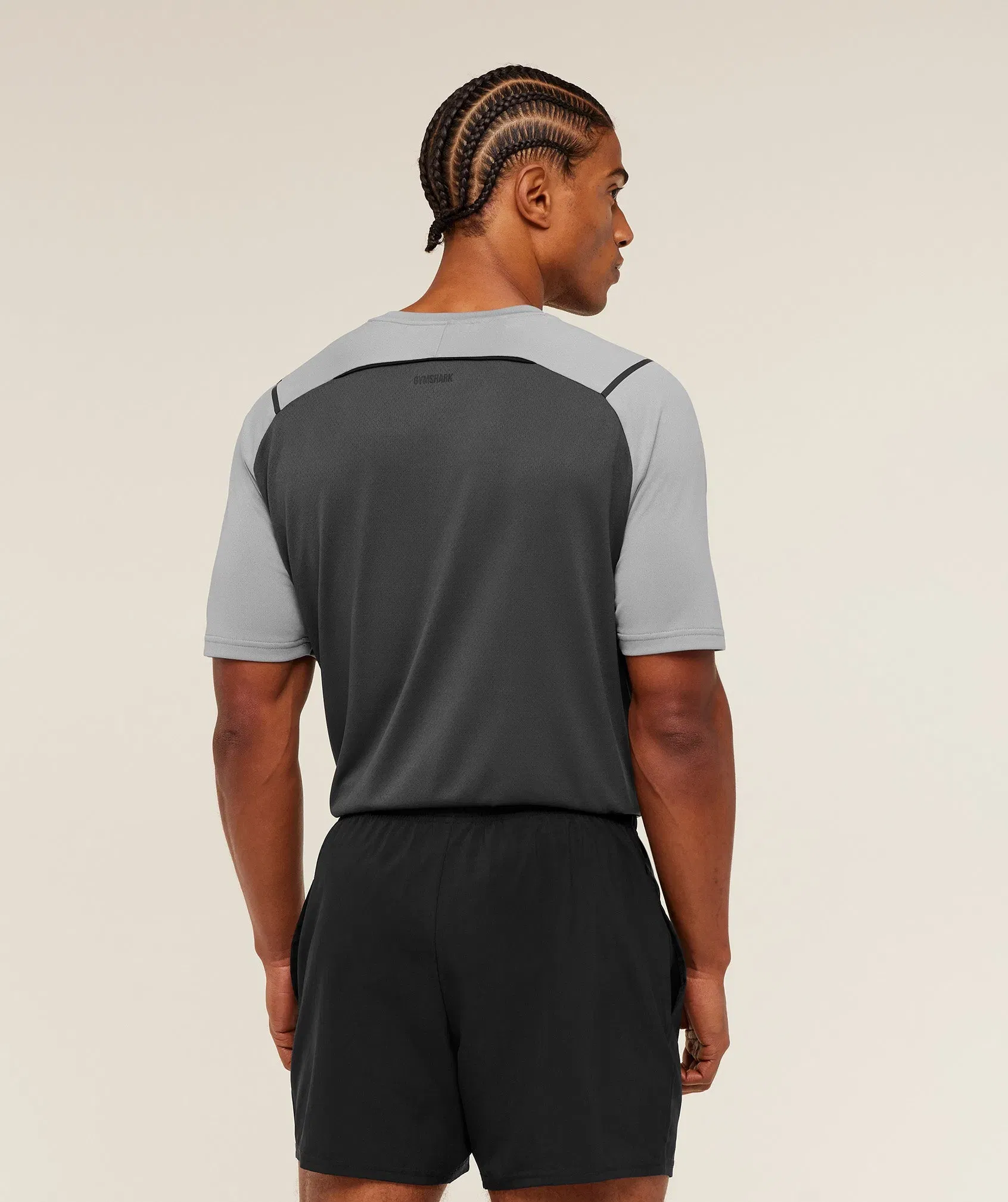 Gymshark Arrival Contrast T-Shirt - Smokey Grey / Onyx Grey