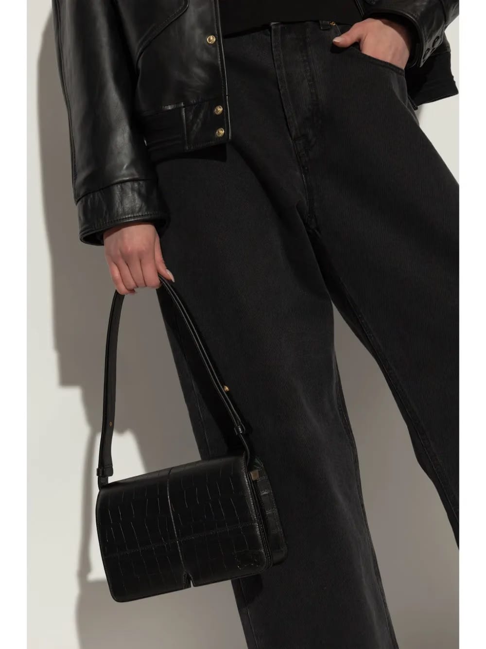 Snip shoulder bag