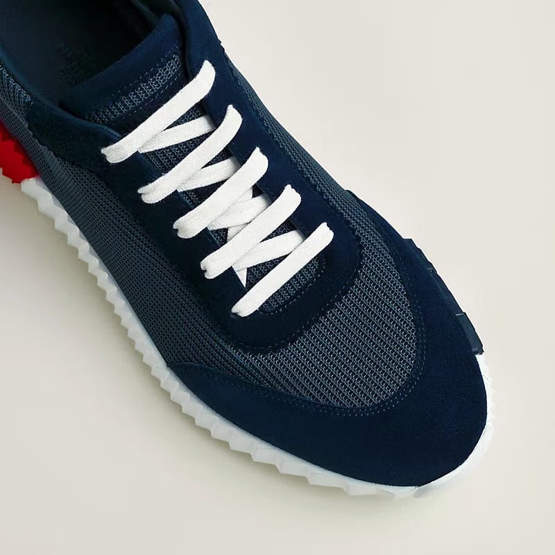 Bouncing sneaker