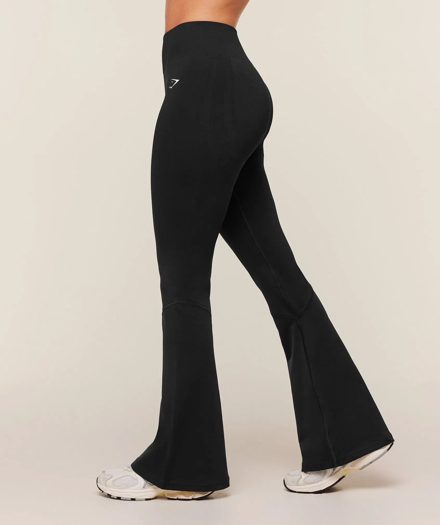 Gymshark Everyday Seamless Flared Legging 2.0 - GS Black