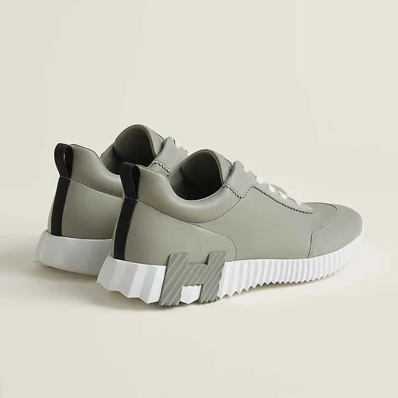 Bouncing sneaker