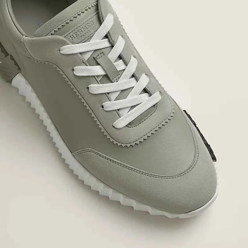 Bouncing sneaker