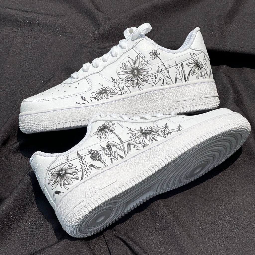 B&W FLOWER AF1