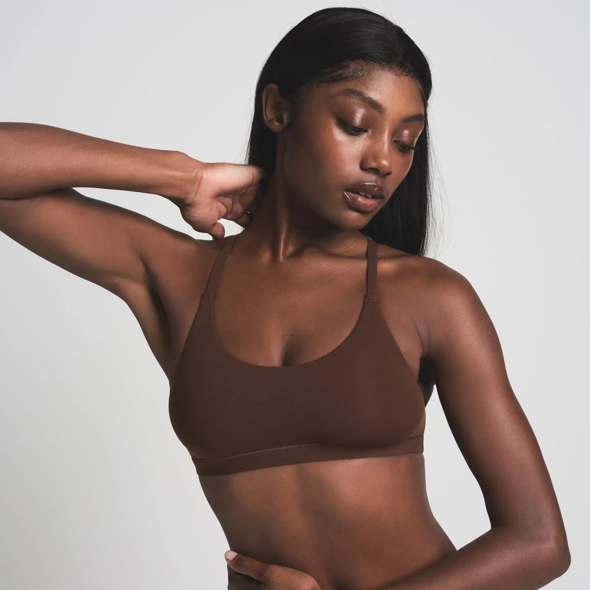 FITS EVERYBODY RACERBACK SCOOP BRALETTE | COCOA