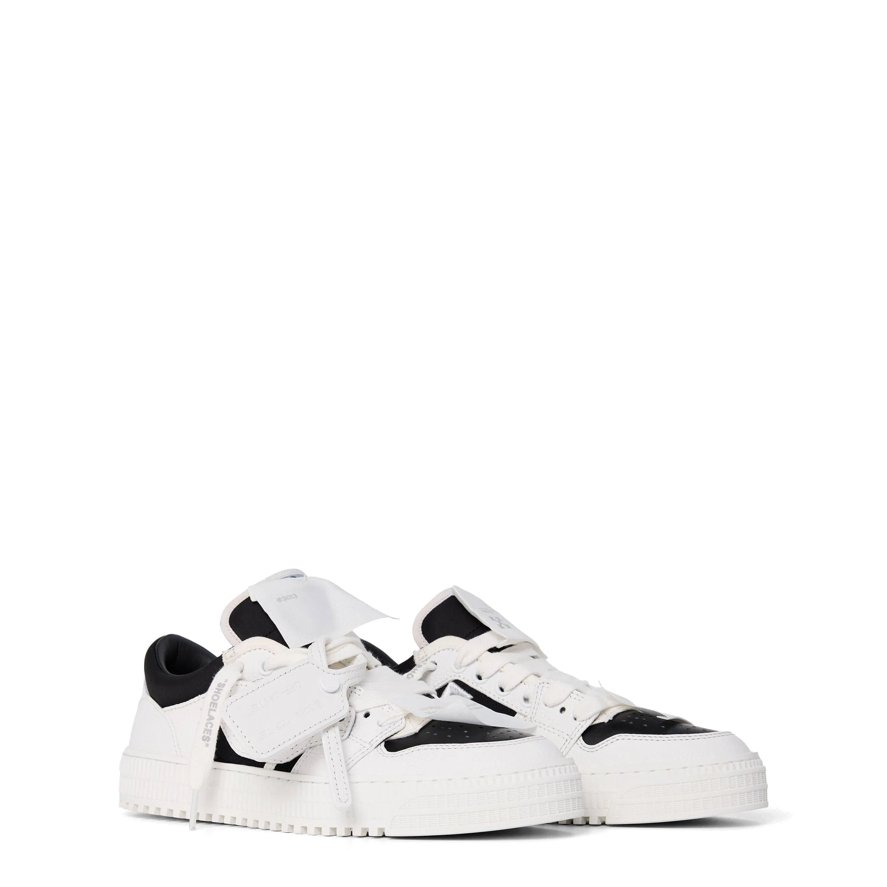 Low 3.0 Sneakers with ZIP Tie Tag
