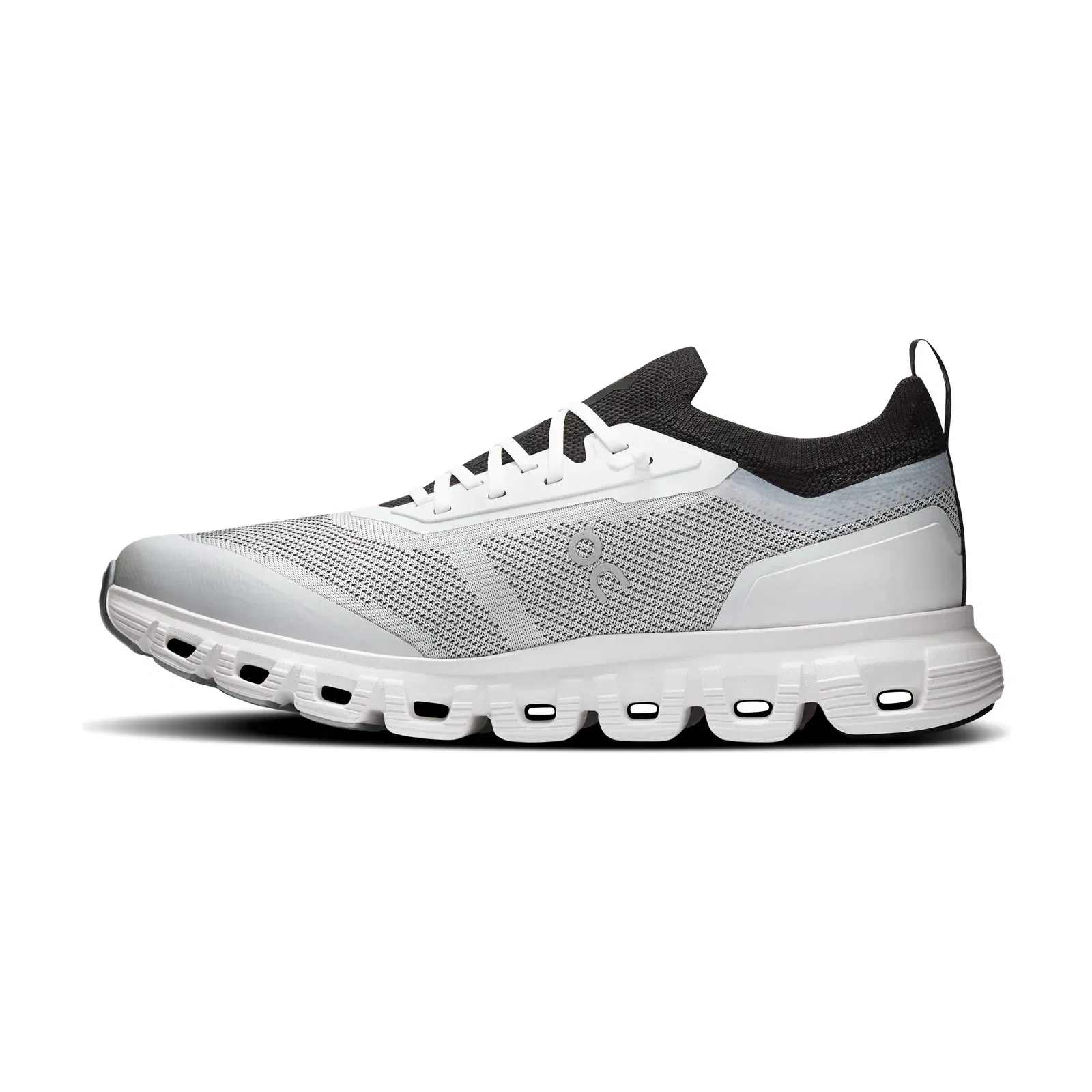 ON Running Cloud 6 Versa White Black