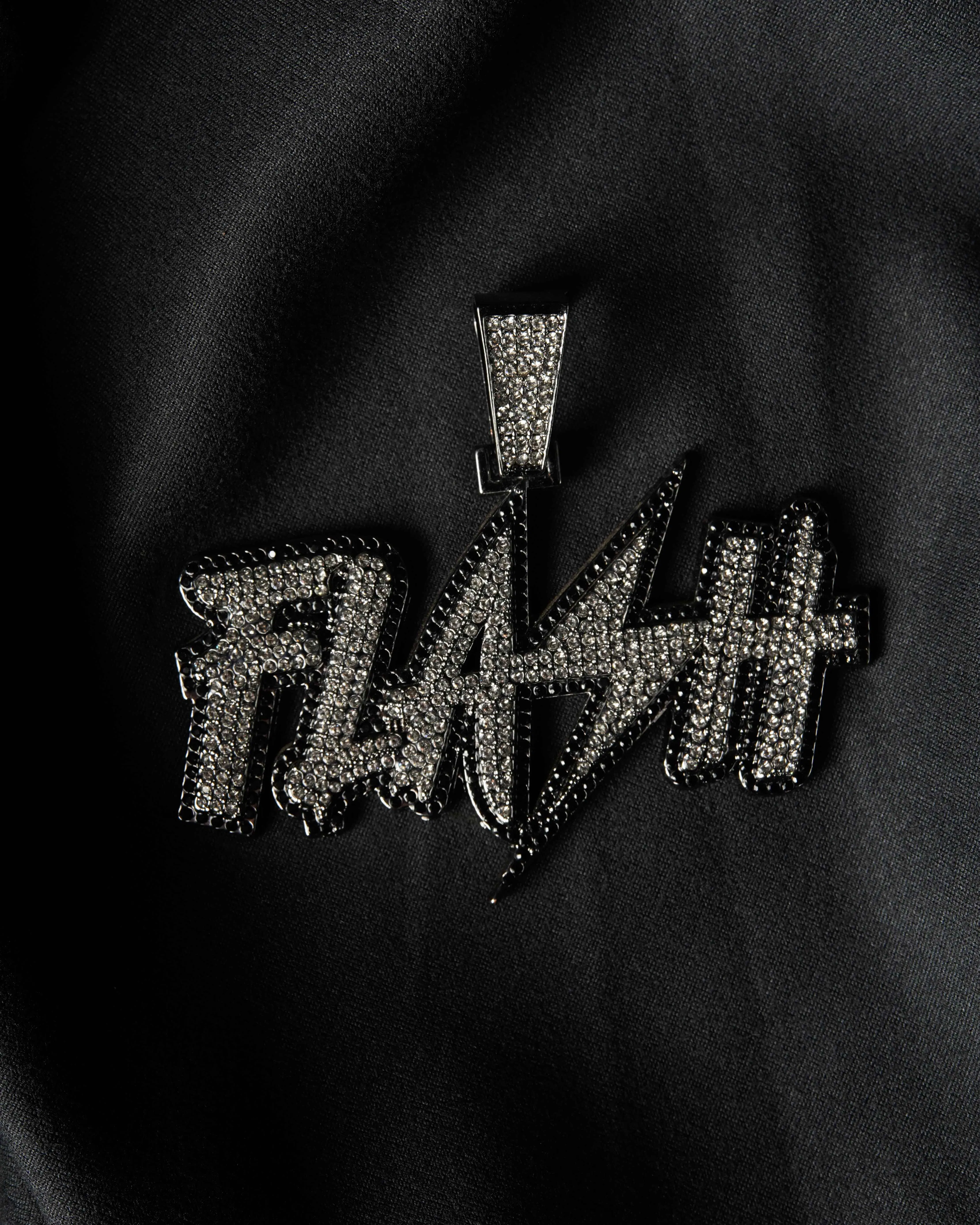 Manaca Flash Pendant