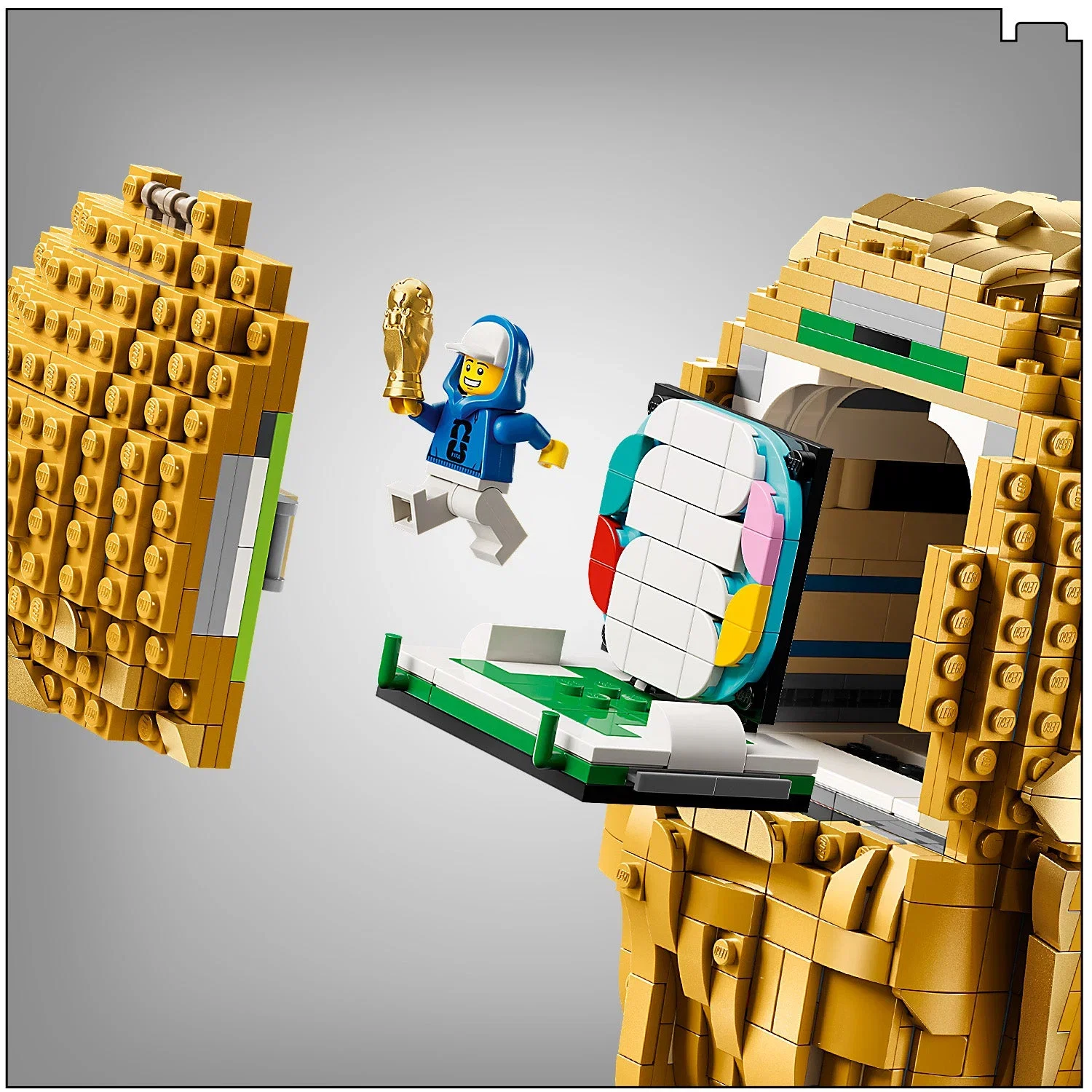 Lego FIFA World Cup™ Official Trophy