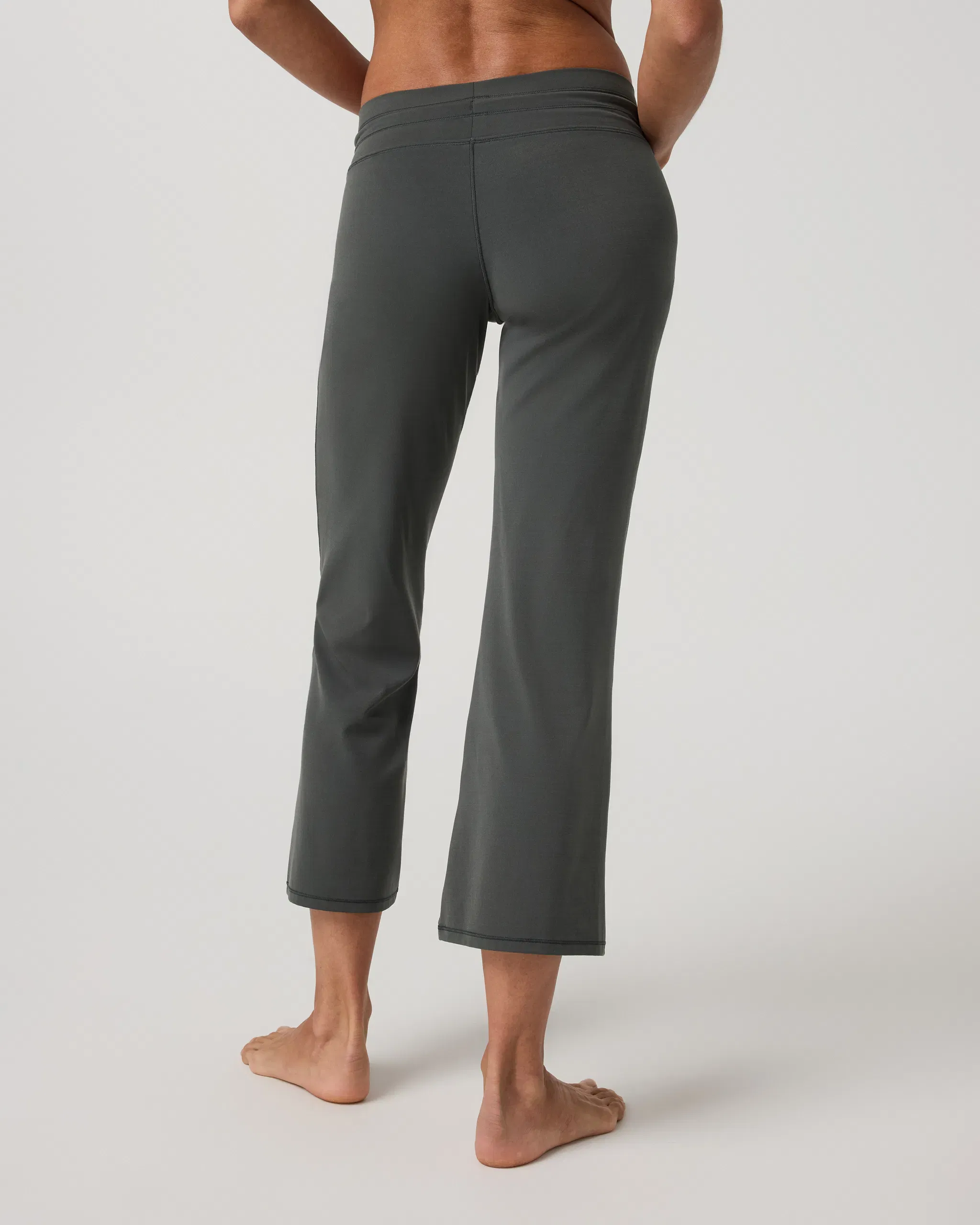 Vuori Daily Form Ankle Pant
