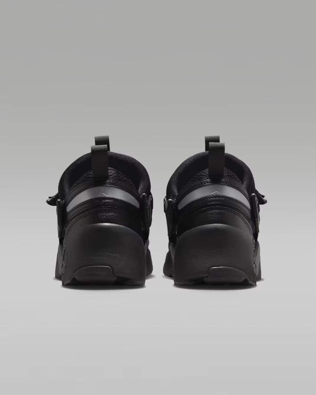 Air Jordan Wmns Jordan Trunner LX 'Triple Black'