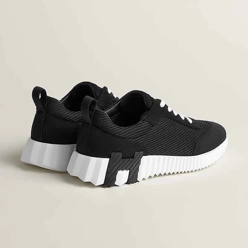 Bouncing sneaker