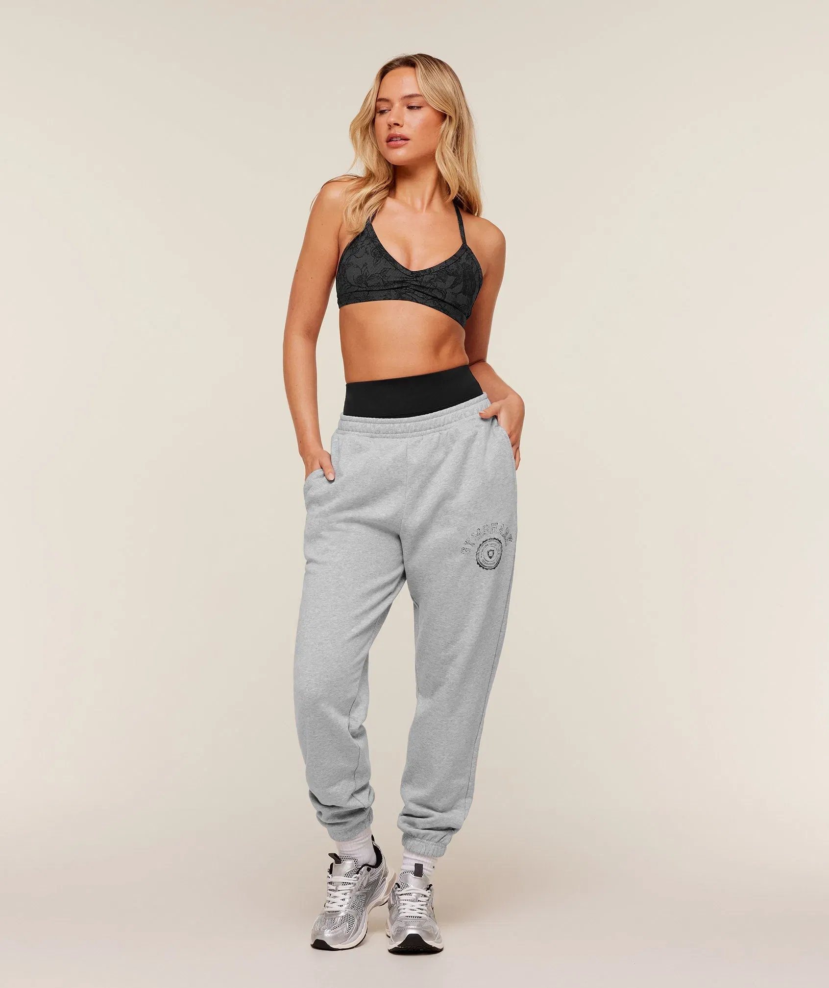 Gymshark Worn Crest Graphic Jogger - Light Grey Core Marl