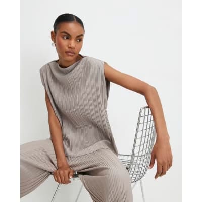 Grey Plisse Sleeveless Asymmetric Hem Top