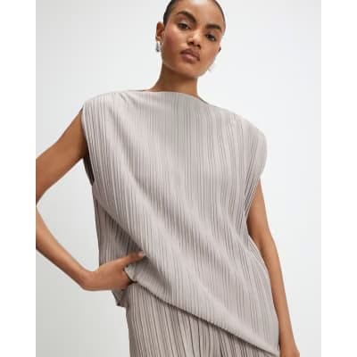 Grey Plisse Sleeveless Asymmetric Hem Top