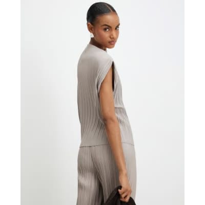 Grey Plisse Sleeveless Asymmetric Hem Top