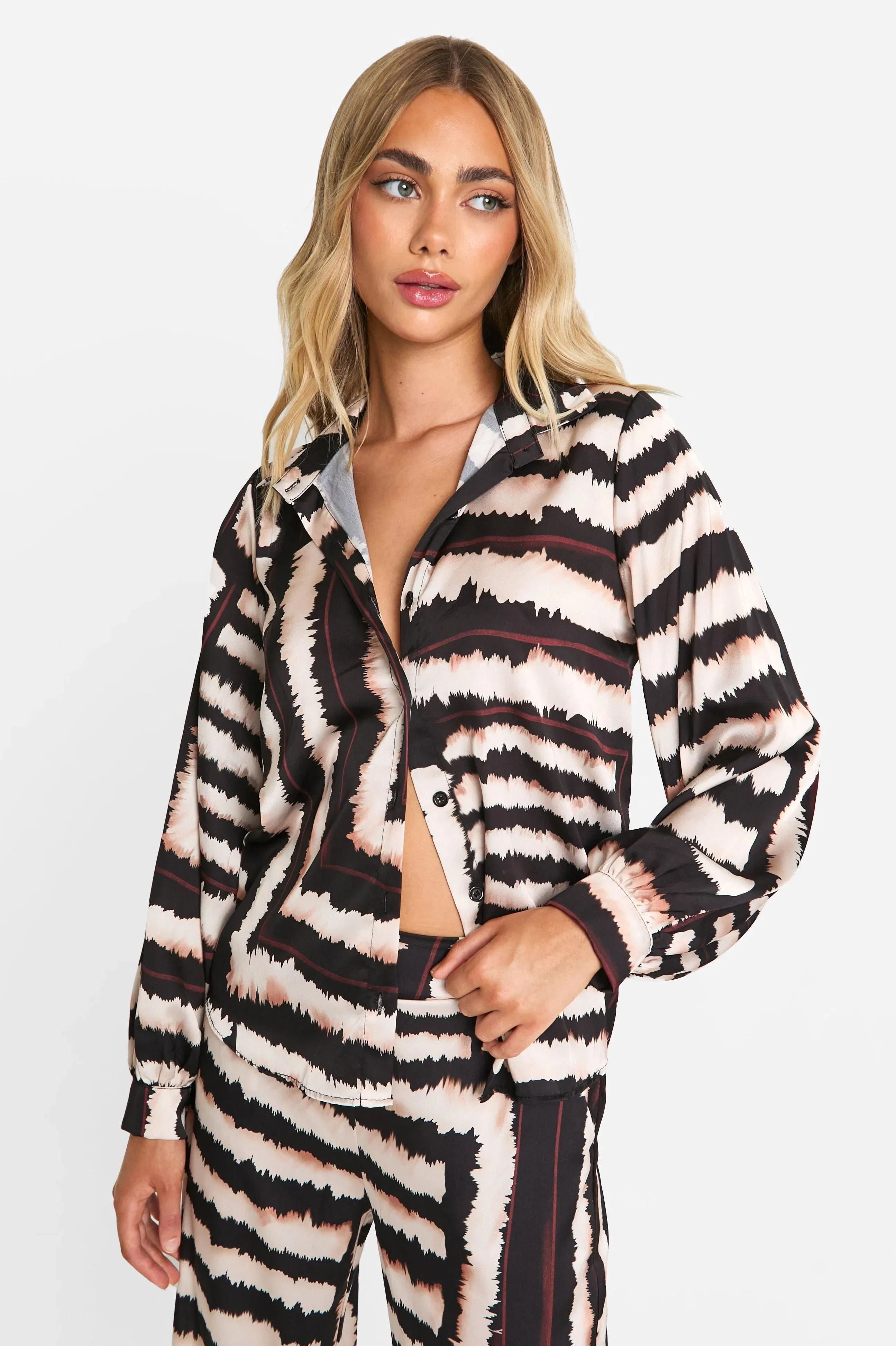 Large Scale Tonal Tie Dye Relaxed Fit Shirt