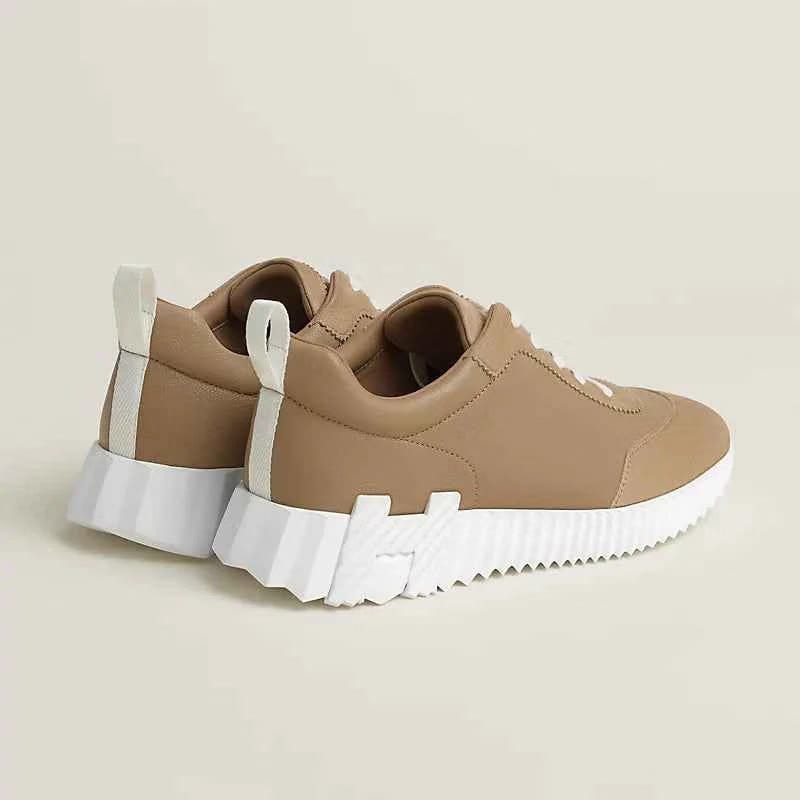Bouncing sneaker