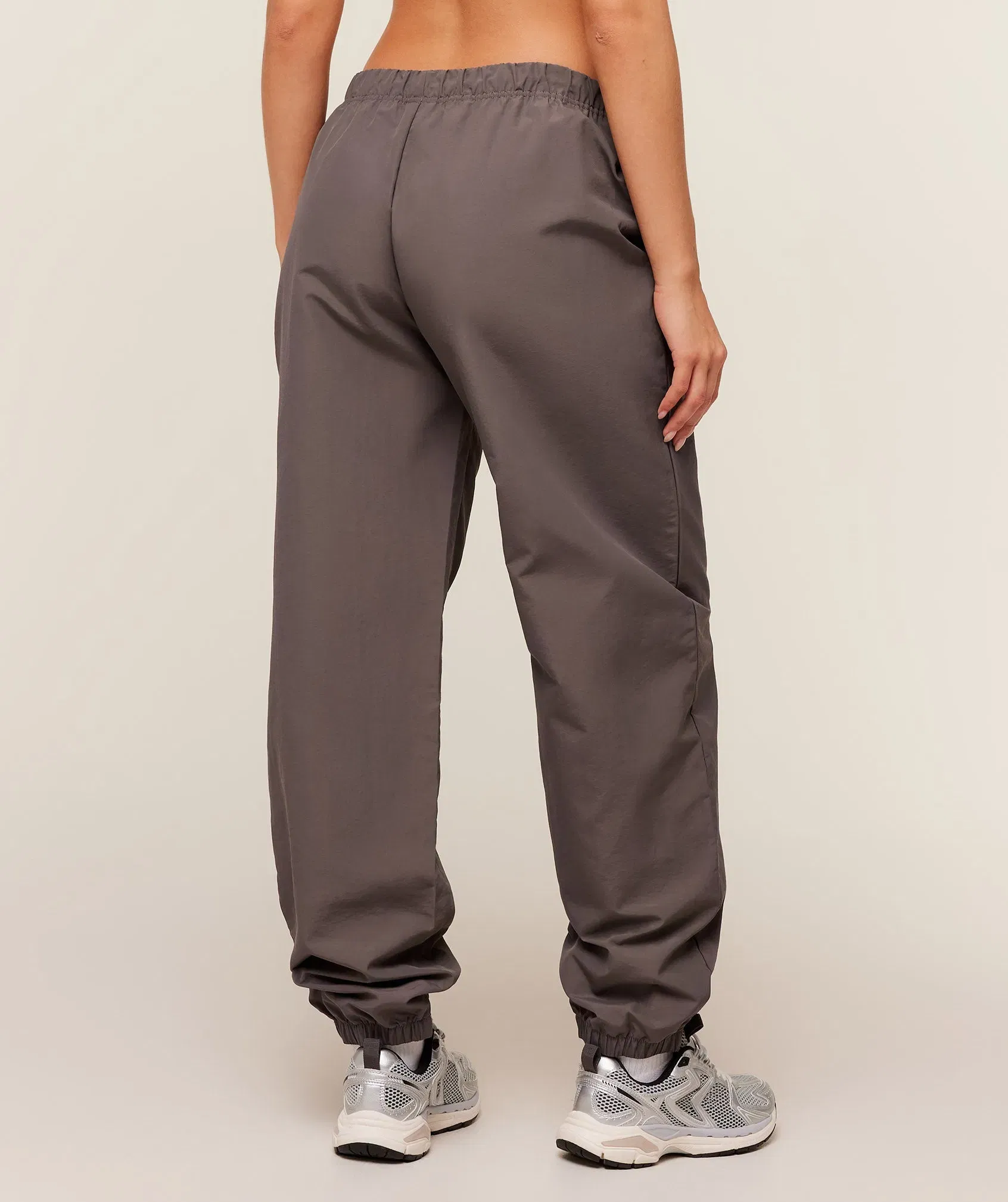 Gymshark Woven Track Pant - Cool Brown
