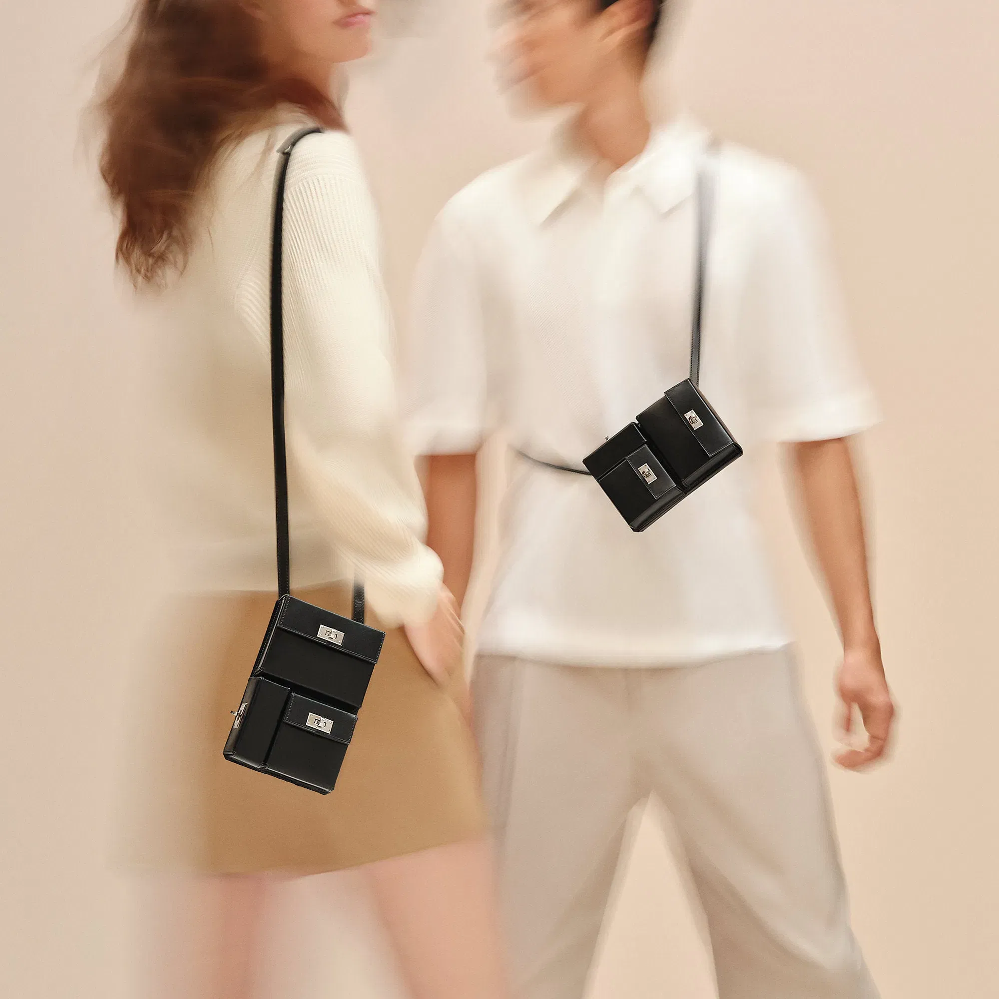 Hermes Kelly Multipocket To Go Pouch Gold