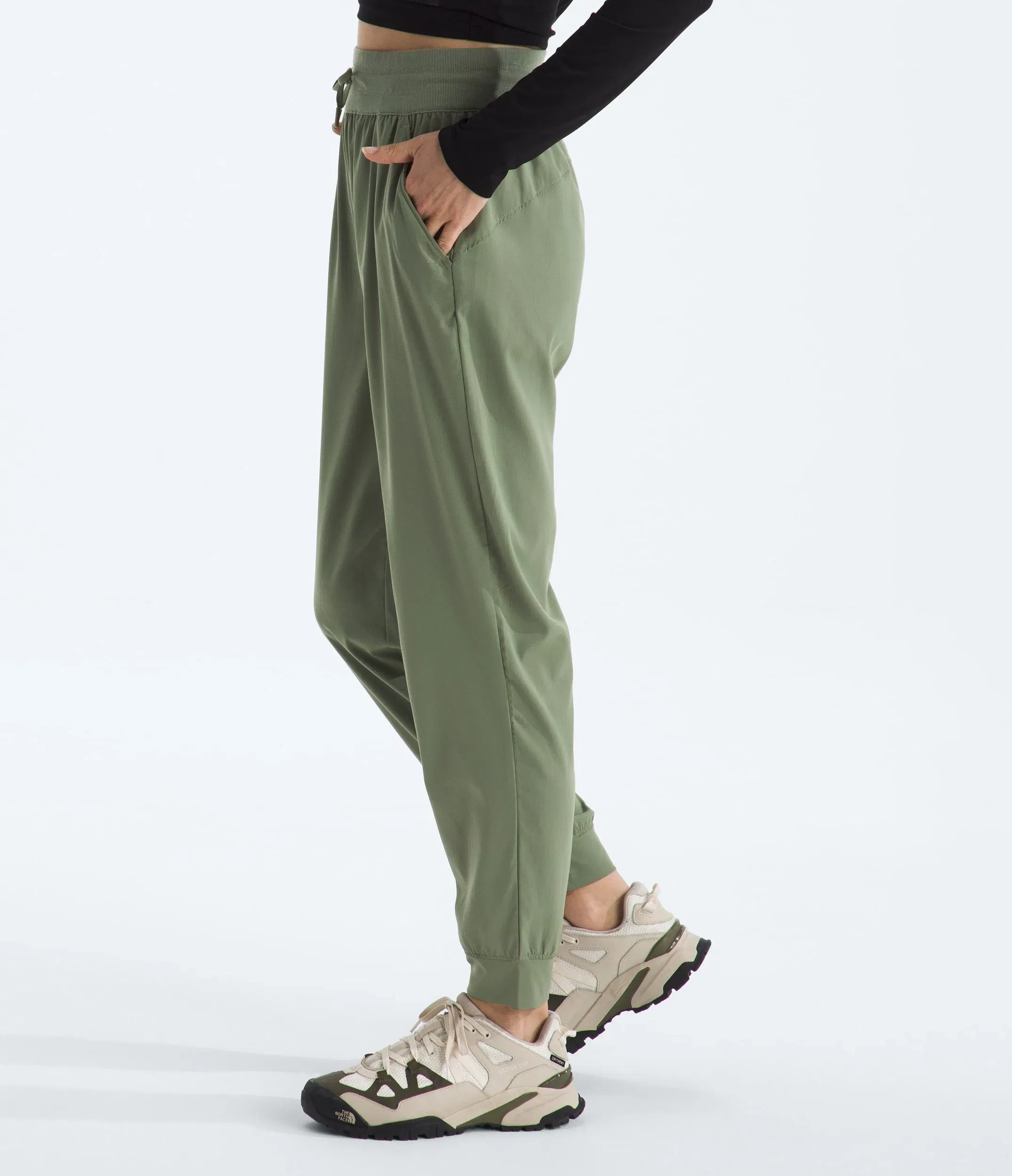 The North Face Women’s Aphrodite Arise Joggers Bark Mist
