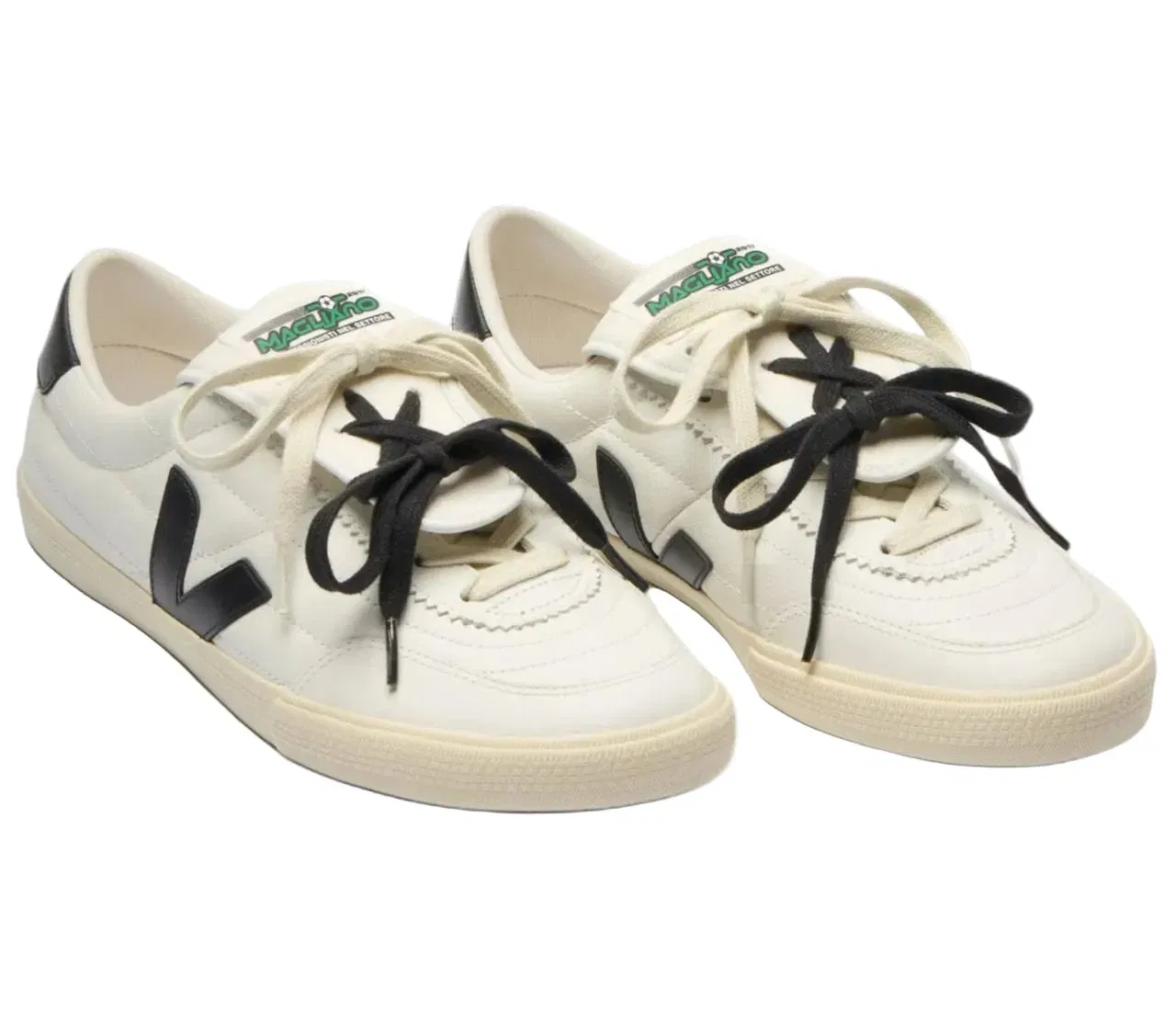 VEJA Panenka Leather Magliano White