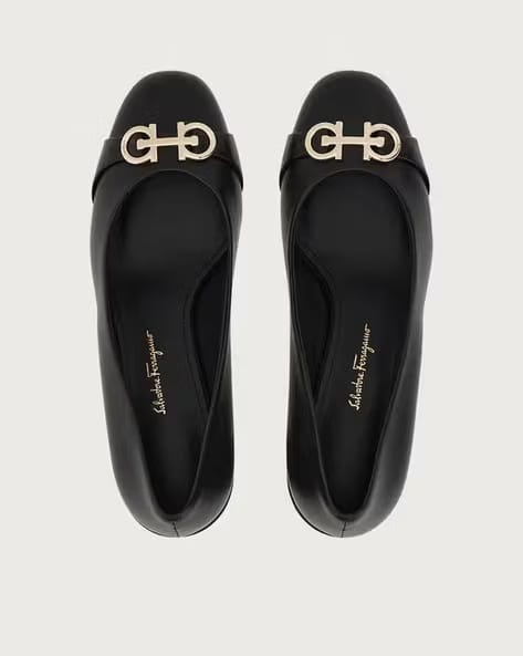 FERRAGAMO Pumps with Gancini Ornament