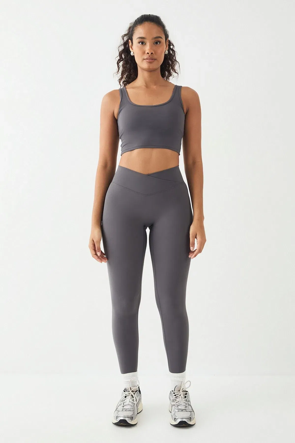 DSGN Studio Ultra sculpt Padded Sports Bra