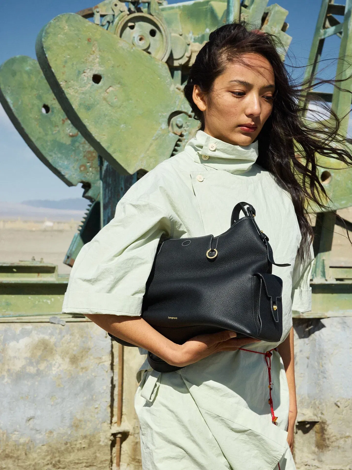 Songmont Medium Yore Hobo Bag Onyx Grain