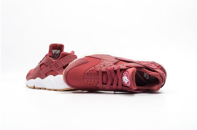 Wmns Air Huarache Run SE