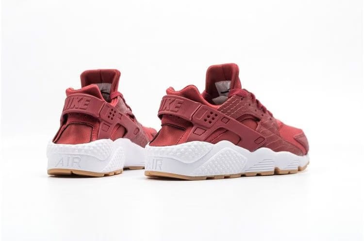 Wmns Air Huarache Run SE