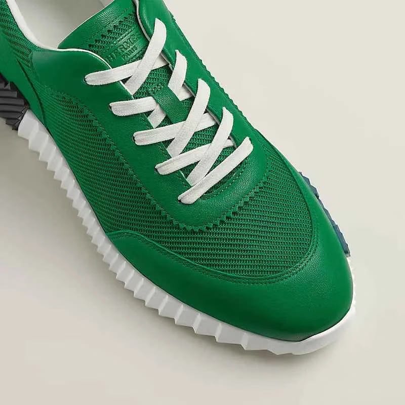 Bouncing sneaker